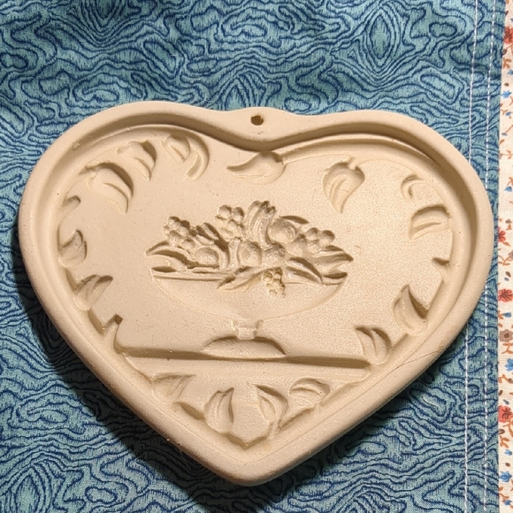 The Pampered Chef Other - Vintage 1999 Pampered Chef Come To The Table Heart Cookie Mold